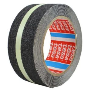 CINTA ANTIDESLIZANTE NEGRA CON BANDA FOTOLUMINISCENTE 50MM X 5 MTS
